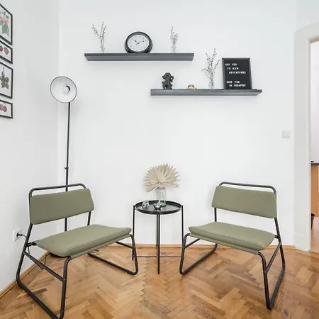 Apartment Woodland